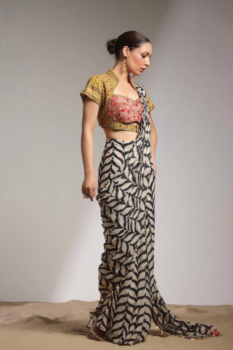 Trendy Saree With Heavy Designer  Blouse - Image 2