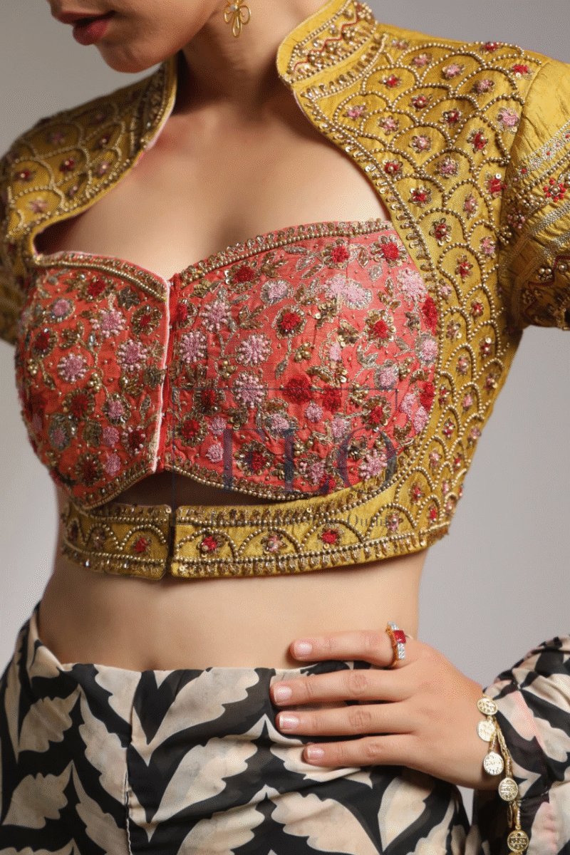 Trendy Saree With Heavy Designer  Blouse - Image 4