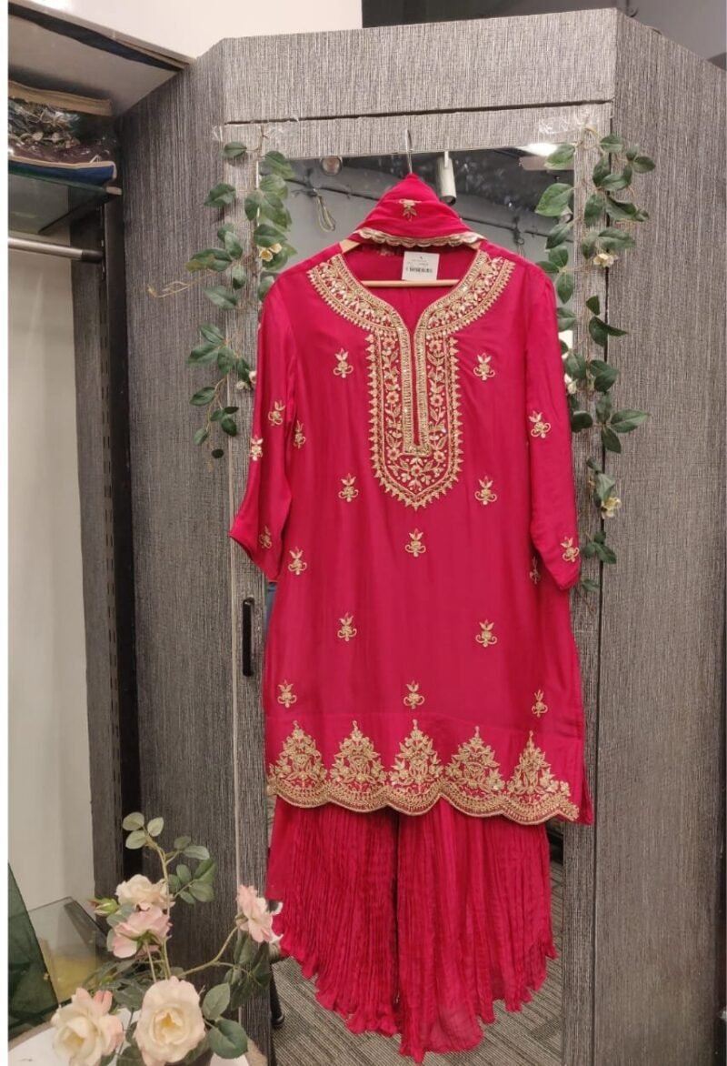 Heavy Kurta Set With Zardoshi Work - Image 2