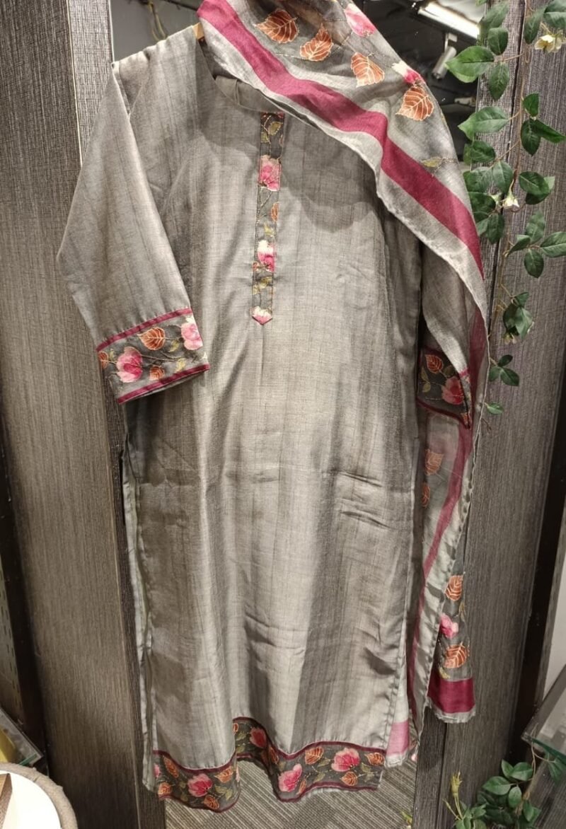 Grey Kurta Set With