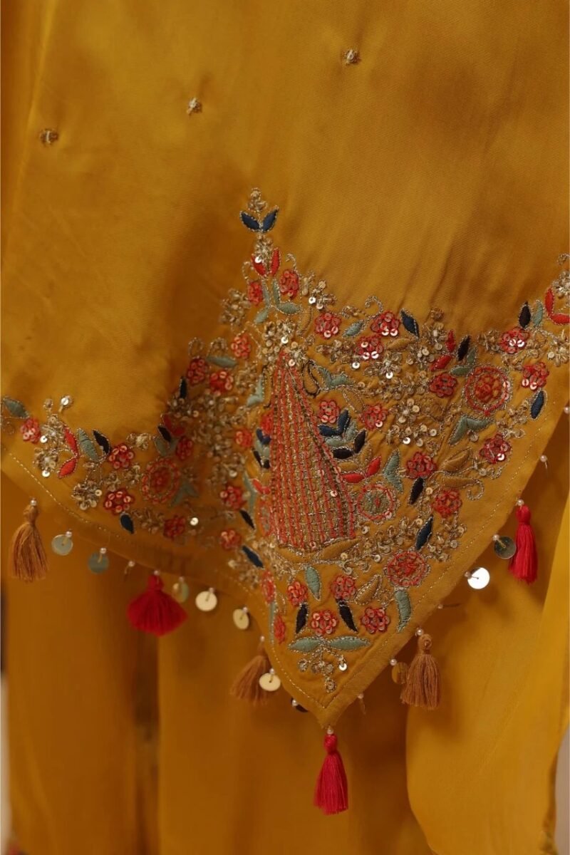 Yellow Kaftan With Handwork - Image 4