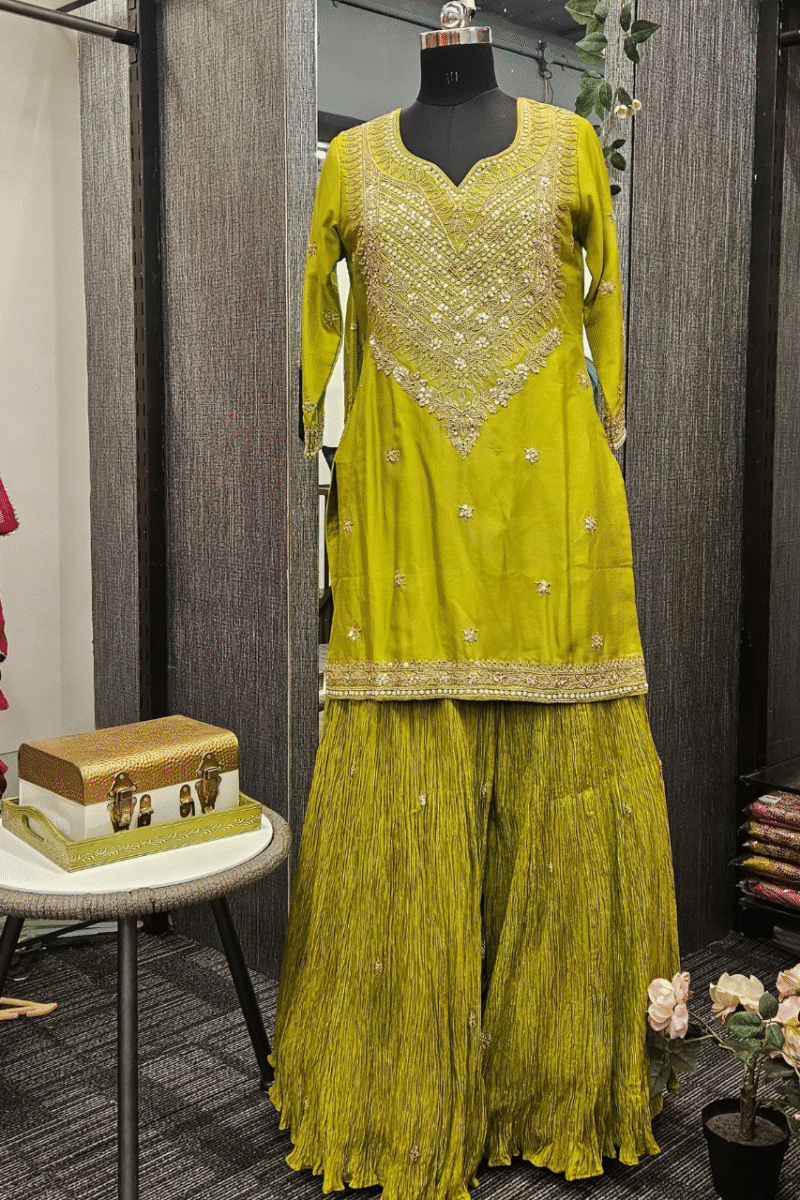 Ethnic Handworked Kurta With Crushed Plazzo - Image 2