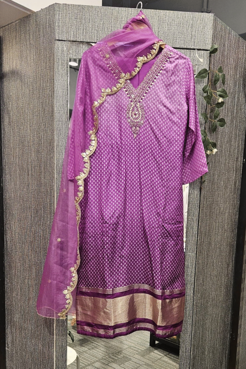 Rich Silk Kurta Set With Handwork - Image 6
