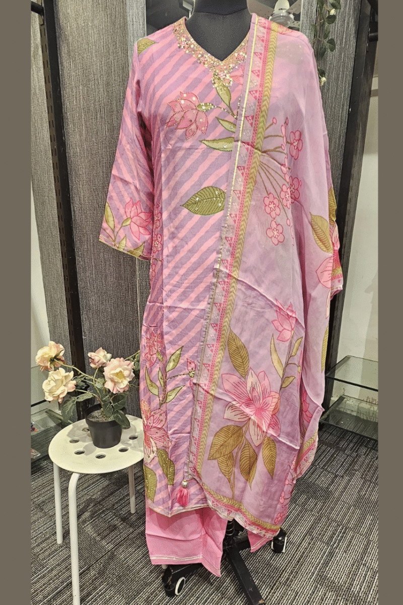 Silk Kurta Set Highlighted With Delicate Work
