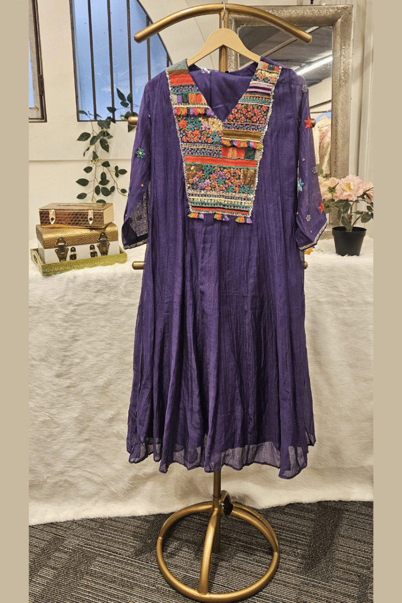 Artisan Mal Kurta Set With Vibrant Beads & Intricate Embroidery - Image 3