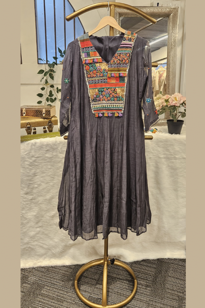 Artisan Mal Kurta Set With Vibrant Beads & Intricate Embroidery - Image 2