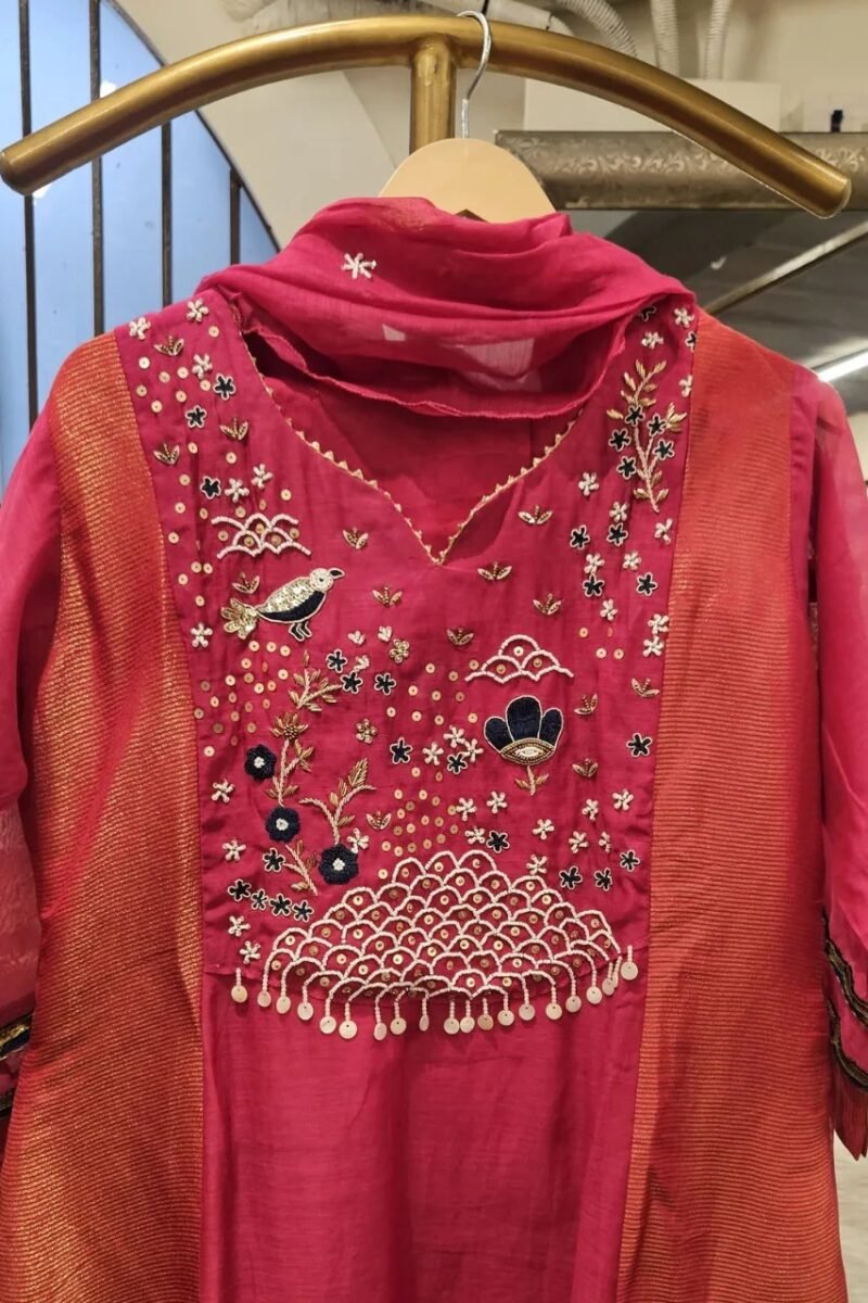 Mal Kurta Set With Tissue Detailing And Intricate Hand Embroidery - Image 4